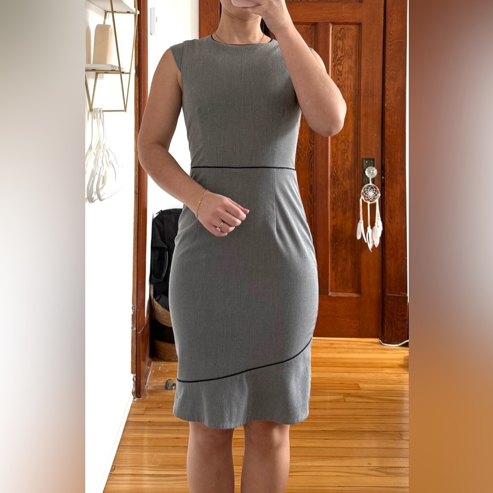 Sleeveless Gray Dress Contrast Piping - R&W professional Work Dress Size 2